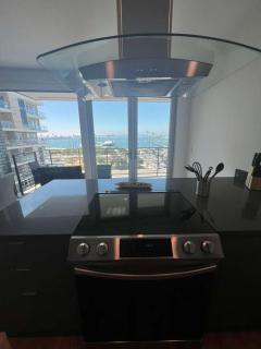 The Lavender Modern 2BR Downtown with Marina Views - 8