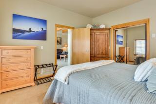 Pool Access and Views SoliHaus Gem in Brighton! - 4