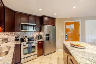 Beachside Bliss 2BD Suite with Pool Near Kamaole Beach II - 5