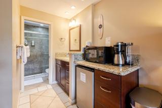 Beachside Bliss 2BD Suite with Pool Near Kamaole Beach II - 4