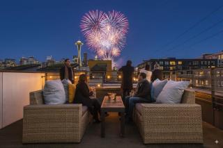 Near Space Needle Climate Pledge Roof Deck - 9
