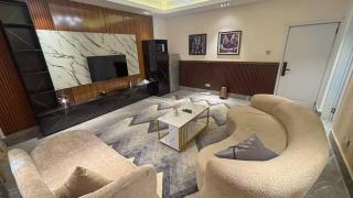 Sujimoto Residences MacDonald - 3