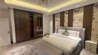 Sujimoto Residences MacDonald - 2