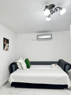 Lower-ground with two separate bedrooms near the center - Bucharest - 8