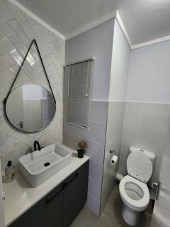 Vista Retreat - Stylish Flat at Menlyn Main - 3