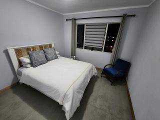 Vista Retreat - Stylish Flat at Menlyn Main - 5