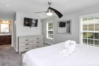 Saluda Shores Sleeps 11 - 8