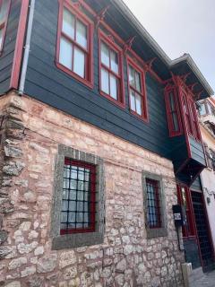 Welcome to the presence of history! - 0