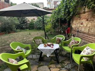 Welcome to the presence of history! - 6