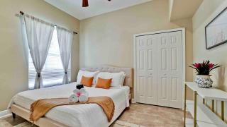 Serenity, Luxury Waterfront Oasis w Private Pool - Sleep 12 - 4