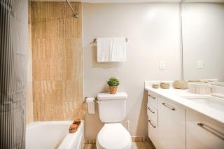 Downtown Montreal 2-Bedroom Gem near Bell Centre - 1