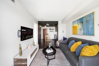 Modern City Escape 1-BR Retreat Downtown Toronto - 3