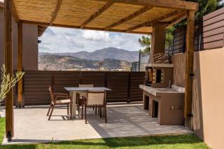 Luxury Suites with BBQ next to Heraklion by Kalles Homes & Suites - 9