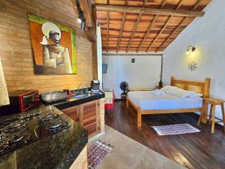 Chalezinho Mata Virgem - perto do centro e cachoeiras, cozinha completa e churrasqueira - 5