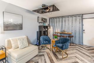 Steps to Shore and Pier Condo in North Myrtle Beach - 1