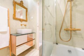 Lovely Estoril Corner near Beach, Casino & train - 8