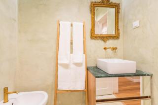 Lovely Estoril Corner near Beach, Casino & train - 3