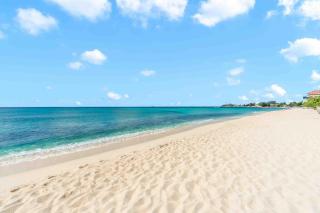 The Sands #1 - New 7Mile Beach Condo with Rooftop Pool & Luxe Interiors - 5