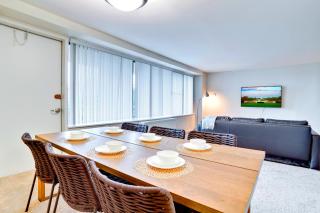 Modern Apt in Prime Location w Business Facilities - 7