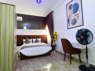 LORDS AND ROSES Luxury Apartments - 8