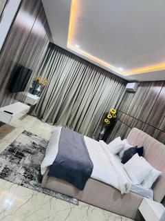 LORDS AND ROSES Luxury Apartments - 6