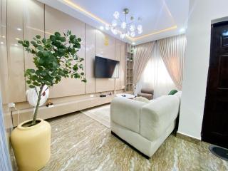 LORDS AND ROSES Luxury Apartments - 0