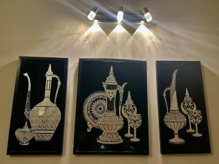 Cozy 2-Bed Apartment with Kitchen & Dining - 6