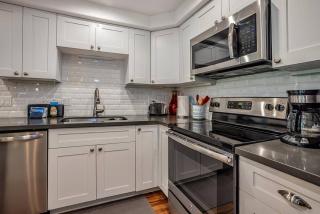 Ultimate Beach Retreat 2BD Suite with Pool, Hot Tub - 2