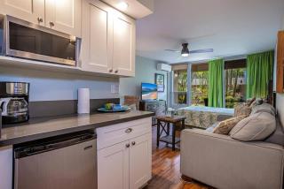 Ultimate Beach Retreat 2BD Suite with Pool, Hot Tub - 1