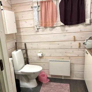 Private Lakefront Log Villa in Lapland with Sauna - 1