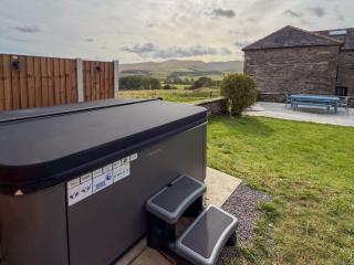 Luxury 4-Bed Farmhouse Retreat in Yorkshire Dales - 6