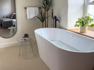 Luxury 4-Bed Farmhouse Retreat in Yorkshire Dales - 2