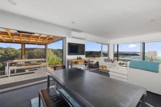 Coastal Serenity - Tapuaetahi Beach Escape - 2