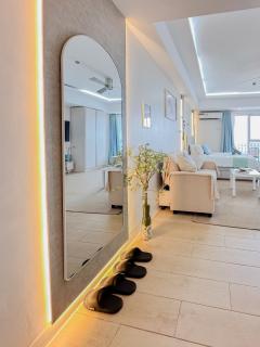 nJoy! Tropical Breeze at Venice Canal View - 8