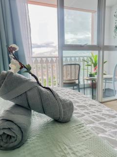 nJoy! Tropical Breeze at Venice Canal View - 9