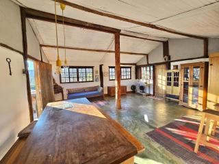 Sítio com lindo pôr do sol, tranquilidade na serra de Carrancas com riacho - 1