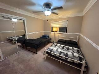 Private Room Near Scott Road, Transit, Shopping, Airport 25 Min - 6