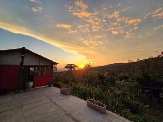 Sítio com lindo pôr do sol, tranquilidade na serra de Carrancas com riacho - 0