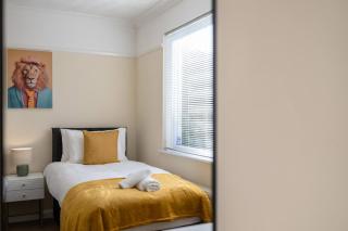Contractor 4 Bed Home I Sleeps 8-10 - 3