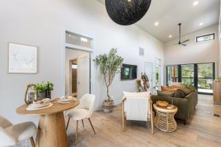 Uncork & Unwind I Sip, Soak & Stroll Downtown Napa - 3