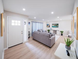 Blue Tides Getaway - Private Pool & Fire Pit - 2