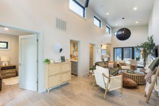 Uncork & Unwind I Sip, Soak & Stroll Downtown Napa - 1