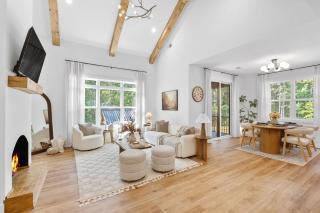 Blue Owl Lakefront Getaway Hot Tub Mini Golf - 9