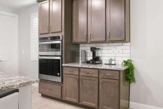 Luxe Goodyear Oasis Pool King Suite Grill - 4