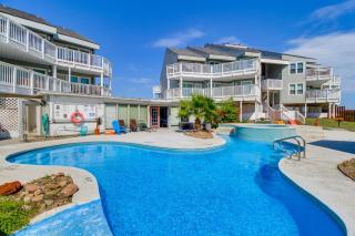 Steps to Shore Condo with Balcony in Port Aransas - 0