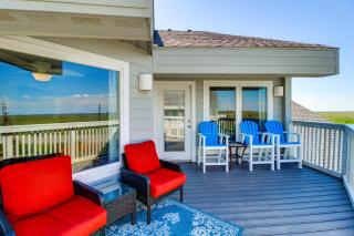 Steps to Shore Condo with Balcony in Port Aransas - 8
