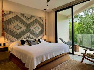 Kataluum- Luxurious Eco-chic PH with pool - 6