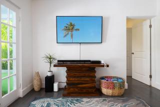 Private Cottage on Bayfront Estate with Pool, Beach, Dockage, Kayaks and More - Islamorada - 3