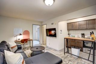 Parking Pets Private Entrance Near Med Center - 4