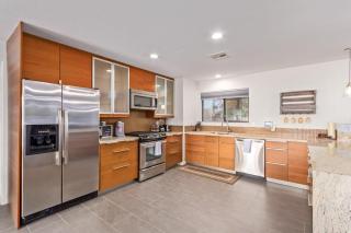 Sierra House Desert Oasis 2 outdoor spaces - 1